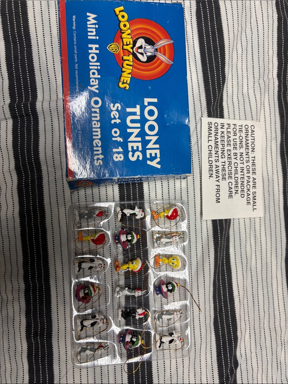 Warner Bros. Looney Tunes Mini Holiday Ornament Set - 18